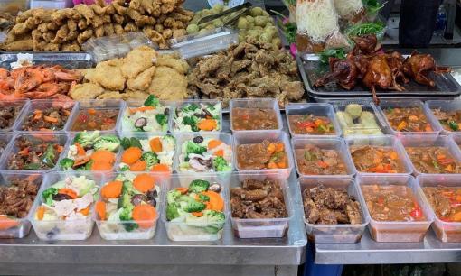 Thường xuyên ăn đồ ăn mang về có hại cho cơ thể như thế nào? Làm thế nào chúng ta có thể giảm bớt những tác hại này?