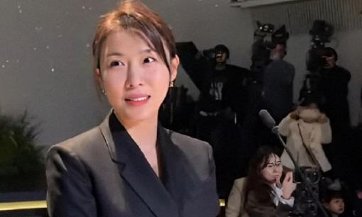 'Hoàng Hậu Ki' Ha Ji Won phải xin lỗi tại đám cưới đồng nghiệp, nhan sắc chụp cận tuổi 46 khiến nhiều người bất ngờ 