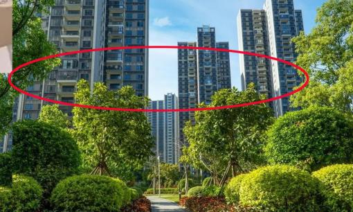 Đây là lần đầu tiên tôi thấy người ta đổ xô đi mua tầng chung cư này, người giàu thật là thông minh!