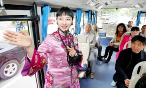 Vì sao hầu hết các nữ hướng dẫn viên du lịch trẻ đẹp đều độc thân? Tài xế xe buýt vô tình tiết lộ sự thật