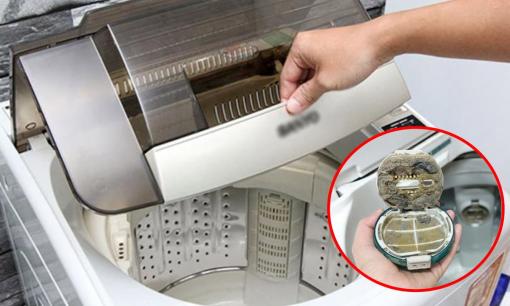 Vệ sinh máy giặt chẳng cần đến viên tẩy lồng giặt, cho thứ này vào máy là thổi bay cặn bẩn, hết sạch mùi hôi