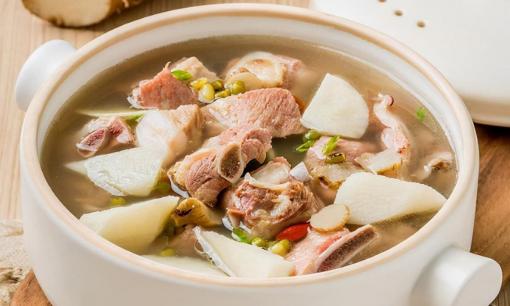 Khi hầm sườn heo, càng cho nhiều nguyên liệu thì càng cứng! Hãy nhớ '3 thêm 2 không thêm', món sườn ngon bất bại