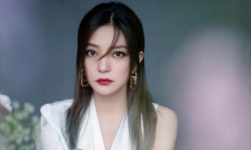 Triệu Vy bị phong tỏa tài sản giữa lúc tin đồn cô sắp tái xuất showbiz