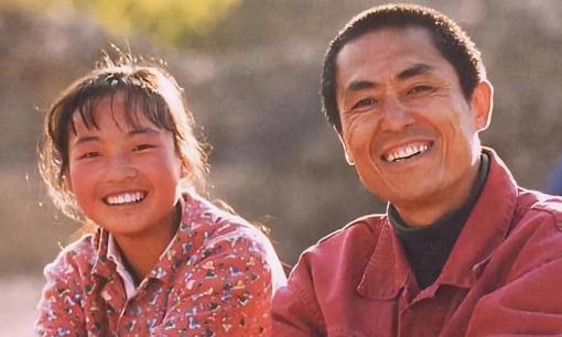 Đang chăn lợn ở quê cô bé 13 tuổi được Trương Nghệ Mưu tìm thấy, chỉ sau một đêm đã thành sao, hiện tại cuộc sống thế nào?