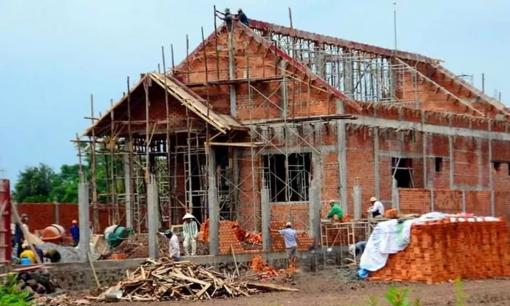 Mượn tuổi làm nhà liệu có nên? Người được mượn tuổi cần lưu ý điểm quan trọng này 