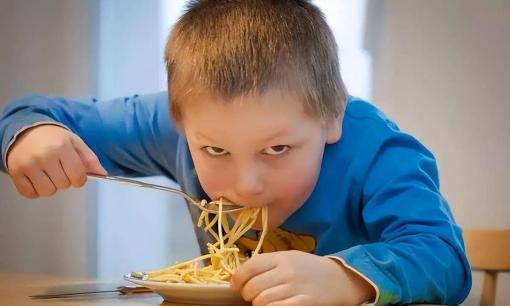Những trẻ lớn lên và không có tương lai có thể sẽ có 3 kiểu 'hành vi ăn uống' trên bàn ăn! Cha mẹ nên ngăn chặn ngay khi phát hiện