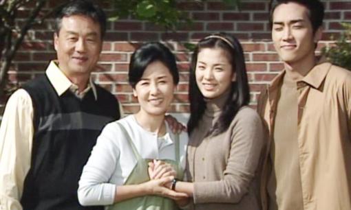 Hé lộ thêm sự thật gây sốc vụ minh tinh 'Trái tim mùa thu' ly hôn vì chồng tấn công tình dục chị gái của cô nhiều lần