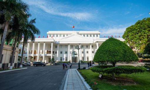 Ngôi trường đang được réo tên khắp cõi mạng, học phí thấp nhất cũng 720 ngàn/tín chỉ, thi 8,5 điểm/môn mới có cơ may đỗ