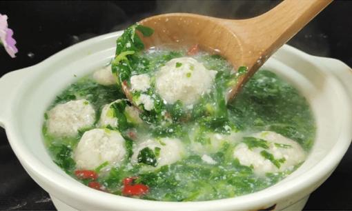 Đậu phụ rất hợp với loại rau này khi nấu canh, đơn giản mà giàu dinh dưỡng, màn kết hợp lạ miệng, món canh ngon ngoài sức tưởng tượng