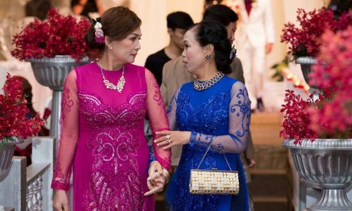 Khi tiếp xúc với gia đình thông gia, bạn nên tránh nói về những điều này, càng nói nhiều mọi người sẽ càng coi thường bạn