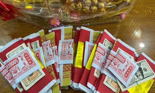 Cúng Rằm khi đặt tiền vàng mã lên bàn thờ cẩn thận điều này tránh phạm kỵ kẻo mất lộc