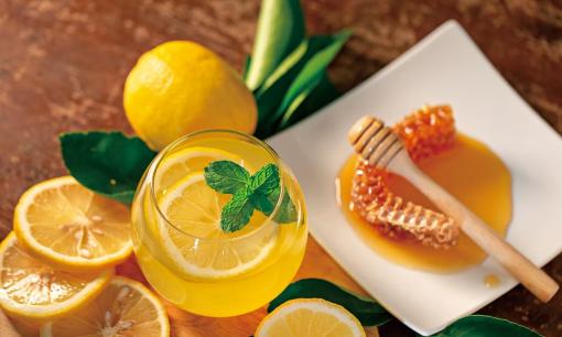 Uống nước mật ong vào buổi sáng hay buổi tối tốt hơn? Cả hai đều sai, đây mới là thời điểm uống mật ong tốt nhất trong ngày