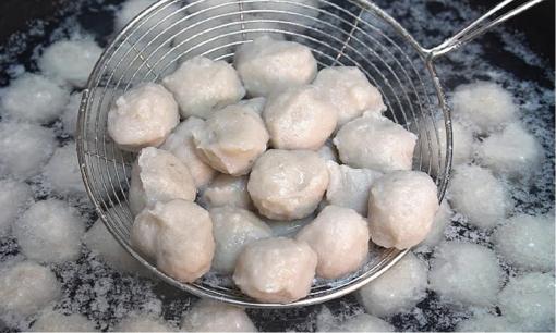 Tại sao chả cá viên của nhà hàng lại ngon đến vậy? Đầu bếp tiết lộ: hãy áp dụng thủ thuật này, thịt cá có độ đàn hồi cao 