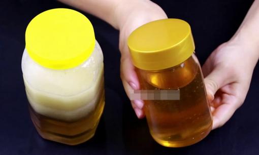 Lật ngược lọ mật ong sẽ biết ngay mật ong là thật hay giả. Đừng mua lại sau khi đọc nhé!