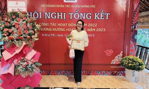 Cô gái bỏ phố về quê làm đại gia chính cuộc đời mình nhờ cây sầu riêng