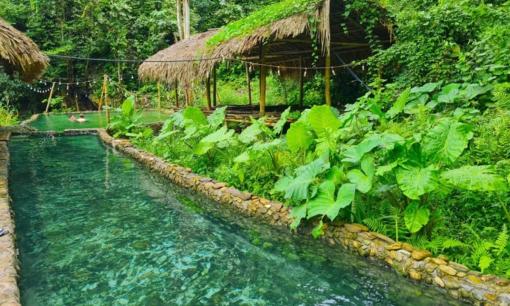 Suối khoáng nóng hoang sơ 40 độ C ngay cạnh cánh đồng lúa, giá rẻ bất ngờ, chỉ cách Hà Nội khoảng 150 km