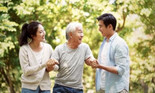 Cha mẹ trao tài sản thừa kế cho con cái vào thời điểm nào là tốt nhất?