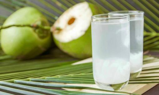 Loại nước này trong veo như nước lọc nhưng hàm lượng dinh dưỡng vô cùng lớn, tốt từ xương đến não, khỏe tim mạch, giảm cân, lại dưỡng da