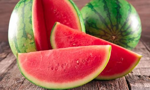 Chị dâu tôi bán hoa quả 8 năm tiết lộ, tốt nhất nên mua ít loại 'dưa hấu hóc môn' này vì người thông minh sẽ không ăn