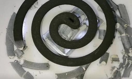 Tàn của nhang đuổi muỗi là một 'báu vật', vứt đi sẽ vô cùng lãng phí, bạn nên nhanh chóng tìm hiểu lợi ích của nó