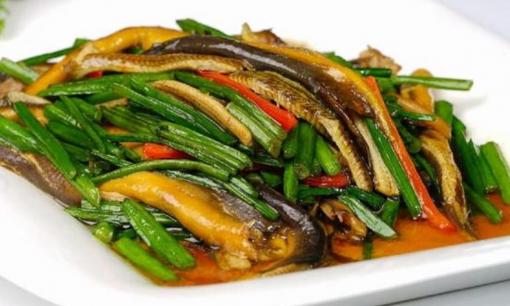 Tại sao lươn chế biến ở nhà lại có mùi tanh? Các nhà hàng có chần lươn qua nước sôi? Đầu bếp bật mí một bước, lươn sẽ thơm, mềm mà không có mùi tanh