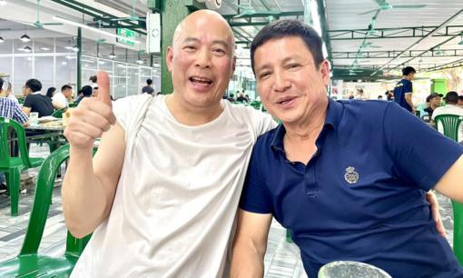 Ông chủ bia hơi Hải Xồm trông thế nào khi ngồi cạnh NS Chí Trung? Có 'râu xồm' giống như vẫn tưởng tượng