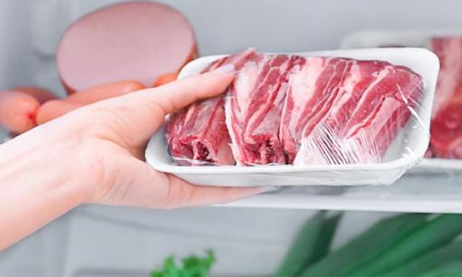 Thịt bảo quản trong tủ lạnh bao lâu sẽ thành 'phế phẩm'? Người bán thịt chia sẻ 3 bước để xác định thịt đã bị hư