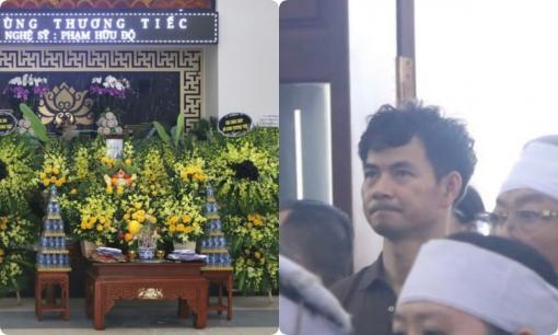 Tang lễ của NSND Hữu Độ: NSND Xuân Bắc dẫn đầu đoàn của Nhà hát Kịch Việt Nam đến viếng