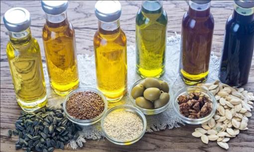 Mỡ lợn, dầu đậu nành, dầu hạt cải, dầu hướng dương... loại dầu nào tốt cho sức khỏe hơn? 