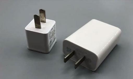 Đừng vứt bỏ bộ sạc điện thoại di động cũ, thật là thông minh khi để nó ở nhà