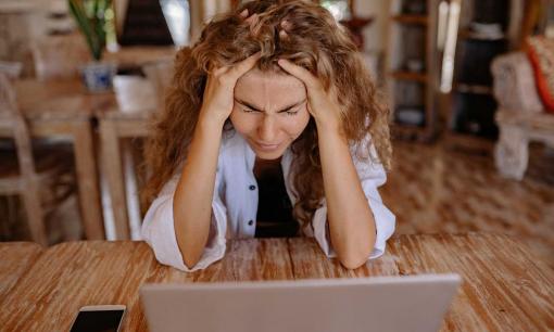 Hầu hết mọi rắc rối trên thế giới đều do hai từ gây ra