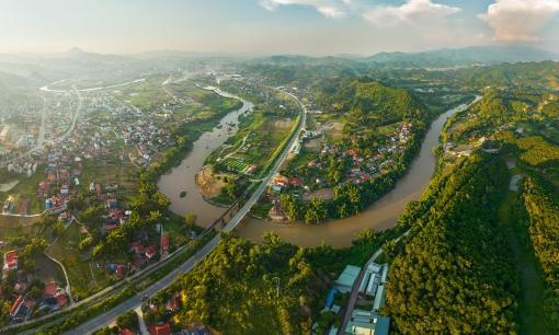 Tỉnh miền Bắc nào là 'nơi dòng sông chảy ngược'?