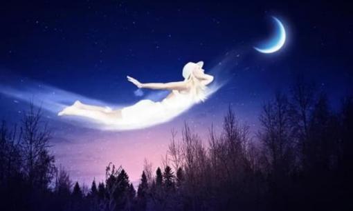 Mơ thấy người thân, bạn bè đã khuất: 5 điềm báo may mắn từ trời cao