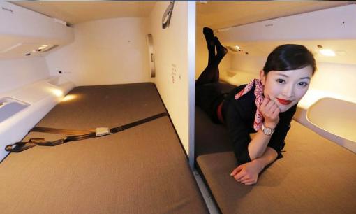 Phi công và tiếp viên ngủ ở đâu trên chuyến bay dân dụng đường dài? 