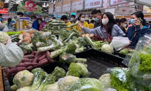 Mua thực phẩm dự trữ đề phòng mưa lớn kéo dài, ngập lụt: Mua gì là thiết thực nhất?