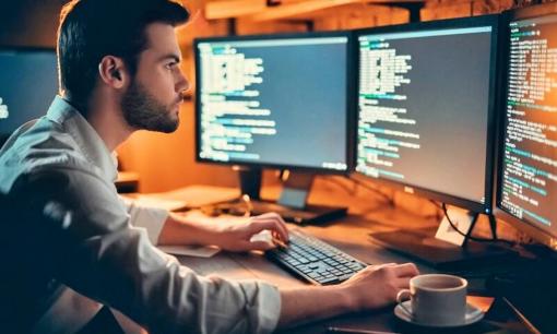 Những ngành nghề nào có triển vọng và hái ra tiền? Top 8 ngành kỹ thuật lương cao năm 2024, bạn nên chú ý 