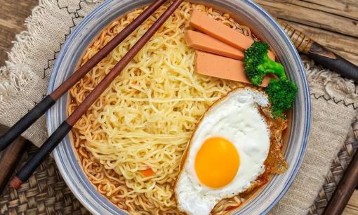 Ăn mì tôm thường xuyên có gây ung thư? Lời giải thích chính xác là ở đây