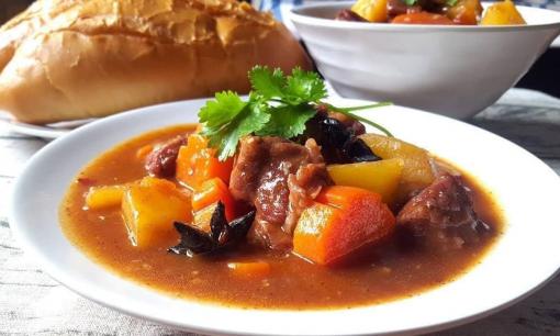 Top 5 quán bánh mì sốt vang ngon nổi tiếng Hà Thành