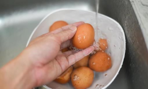 Ngừng ăn trứng rửa sạch, nếu không muốn bệnh tật triền miên, gây hại gan hơn cả uống rượu