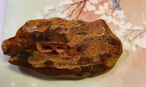 Bà lão nhặt được hòn đá lạ giá 27 tỷ đồng mà không biết, suốt nhiều năm chỉ dùng chặn cửa