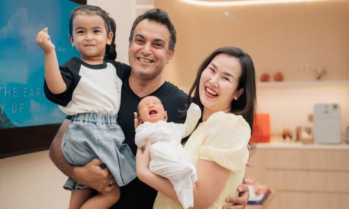 Võ Hạ Trâm sinh con trai, tại sao mẹ chồng không có mặt để đón cháu? 