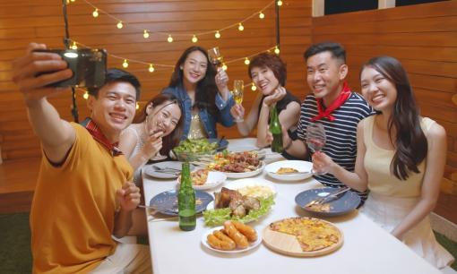 Khi được mời ăn cơm, người EQ thấp rất hay mắc lỗi này, người khôn ngoan lại không bao giờ làm