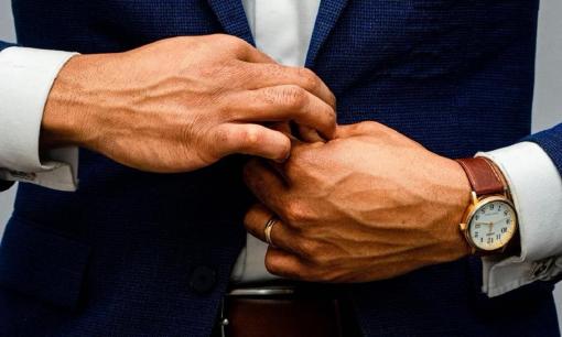  Nhân viên ngân hàng tiết lộ 3 đặc điểm chính của 'người giàu đích thực' chứ không chỉ dát hàng hiệu lên người!