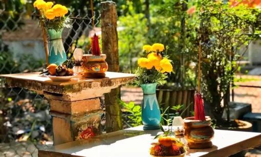 Nên đặt bàn thờ ngoài trời theo hướng nào và cần lưu ý những gì?