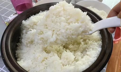 Ăn cơm nguội để tủ lạnh có tốt không?