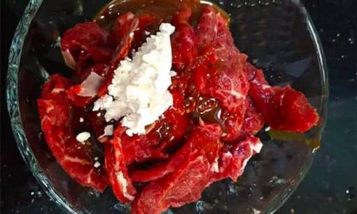 Cách ướp thịt bò cho mềm hơn? Với 10 năm kinh nghiệm làm đầu bếp, nắm vững trình tự này, thịt bò sẽ mềm và không bị khô