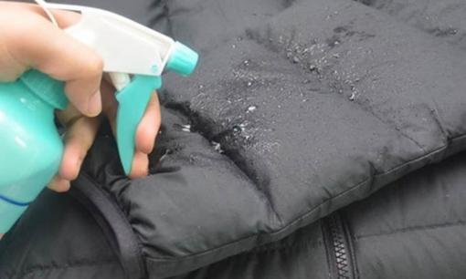 Làm sạch áo khoác lông vũ siêu dễ chỉ trong vài phút, không cần giặt khô hay giặt máy