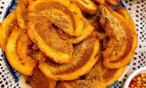 Tóp mỡ thịt ba chỉ da giòn rụm làm như thế nào? 