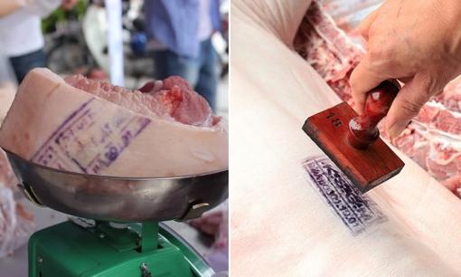 Dấu kiểm định trên thịt lợn có mực in và không thể rửa sạch, liệu ăn vào có độc hại hay không?