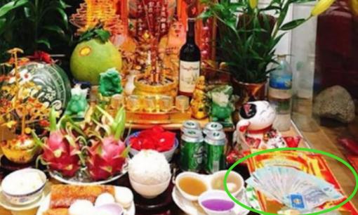 Có nên đặt tiền thật lên bàn thờ? Giải mã ý nghĩa tâm linh từ chuyên gia phong thủy khiến nhiều người bất ngờ